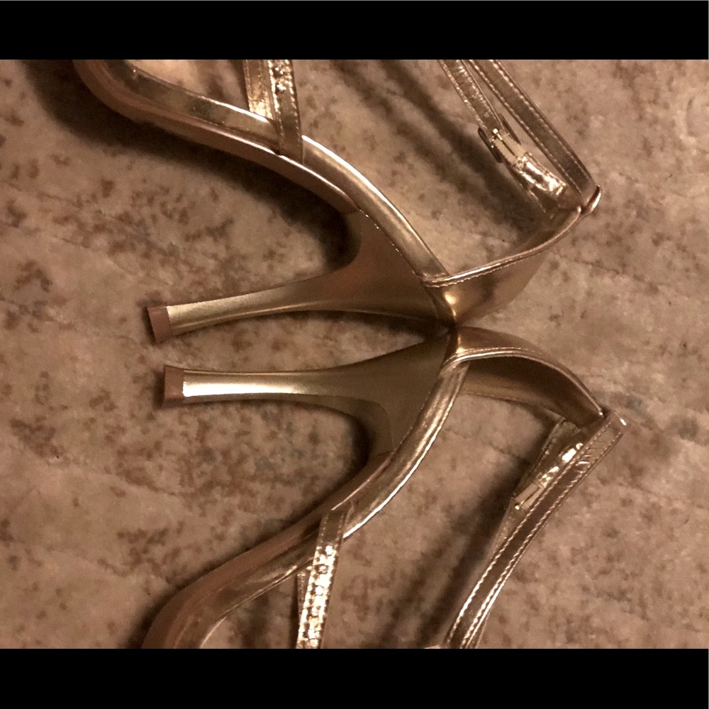 NEW, SEXY, ELEGANT-GOLD & RHINESTONE STILETTO’S - Picture 5 of 8